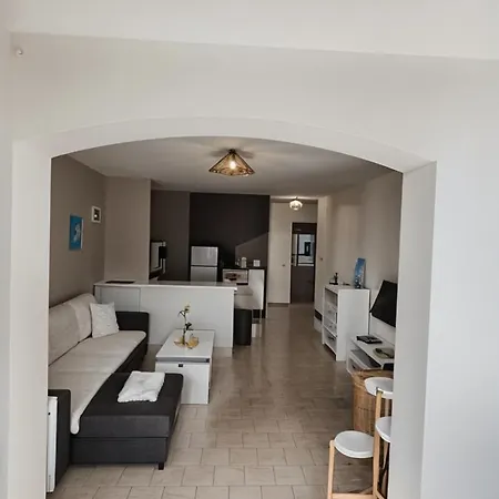 Pratsfleuris , Piscine, Pétanque Et Parking * Sanary-sur-Mer