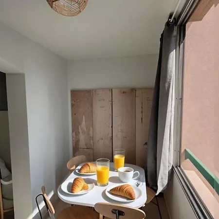 Pratsfleuris , Piscine, Petanque Et Parking Daire *